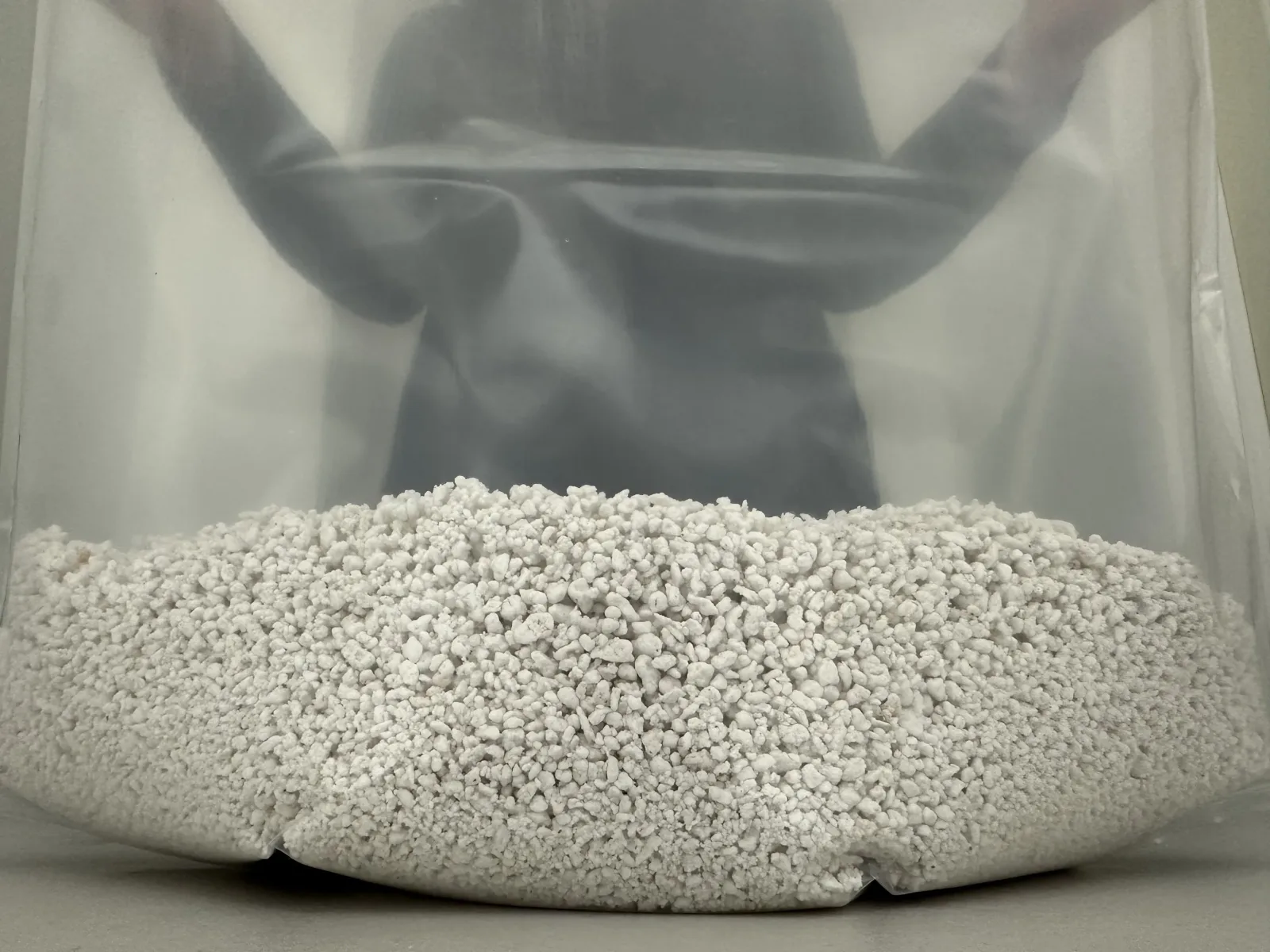 XXL Grow Tent with wet perlite in the bottom